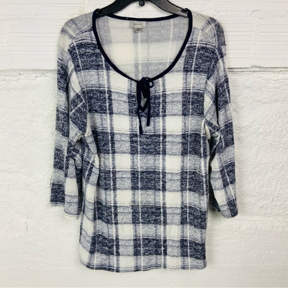 Avenue stretch Navy and White Plaid Blouse with Tie Neck size 14/16